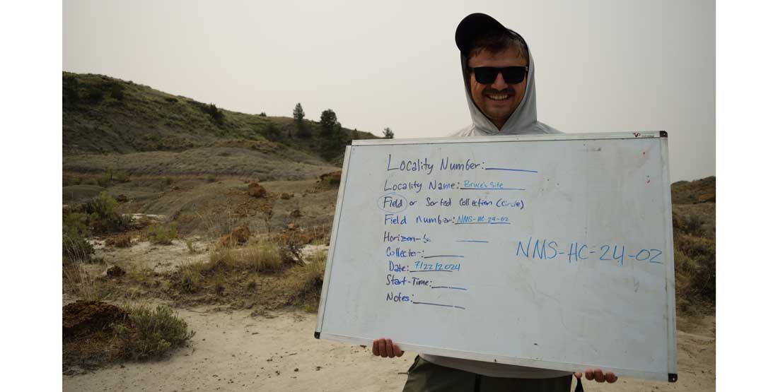 DIG alumni and volunteer Chris Freidhoff shows off his collection notes. 